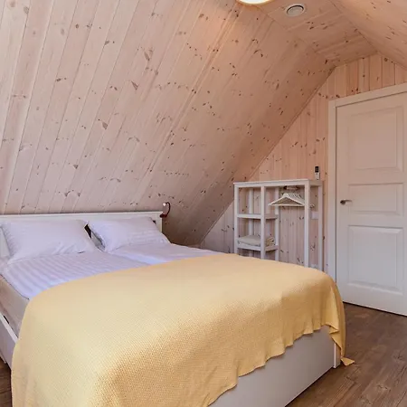 Pauksciu Takas 1618 Villa *